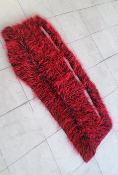 Ford Connect 2003-2014 Uyumlu Torpido Üzeri Peluş Kumaş Kırmızı Siyah