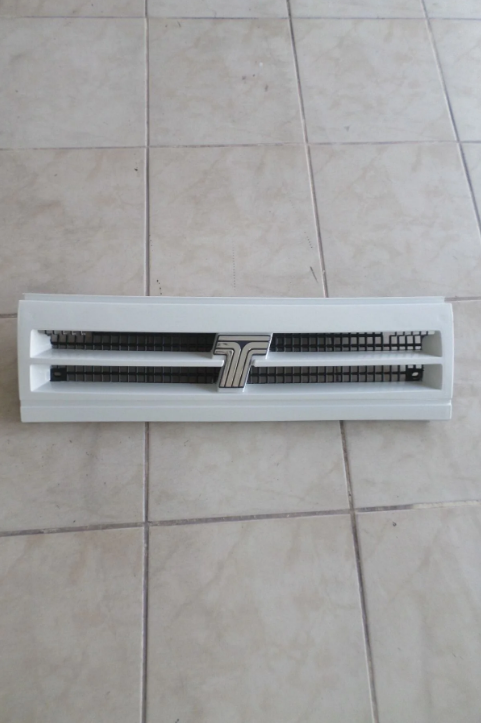 Tofaş Doğan Kartal Slx Şahin S Ön Panjur 3 Bacak,ortadan Çizgili Panjur Fı210 Beyaz Boyalı