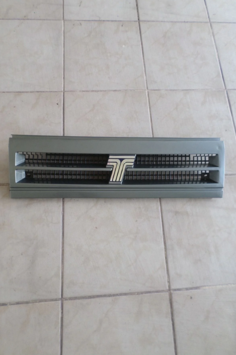 Tofaş Doğan Kartal Slx Şahin S Ön Panjur 3 Bacak,ortadan Çizgili Panjur 645 Gümüş Gri Boyalı