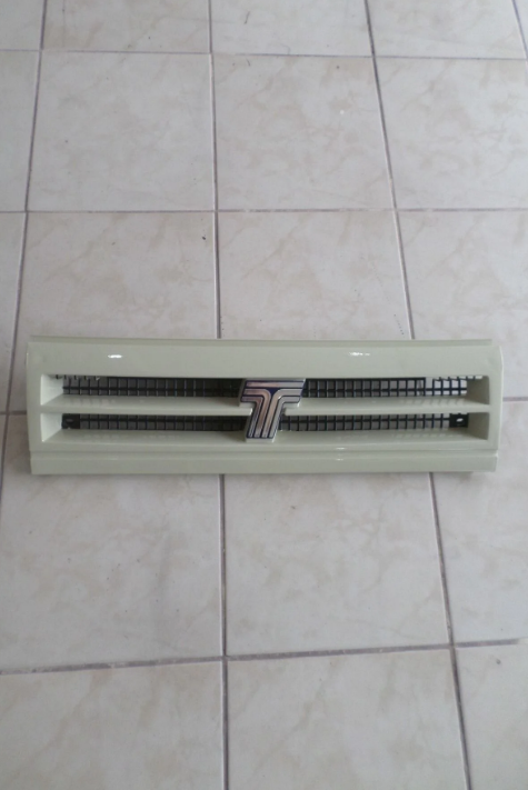 Tofaş Doğan Kartal Slx Şahin S Ön Panjur 3 Bacak,ortadan Çizgili Panjur T020 Bej Boyalı