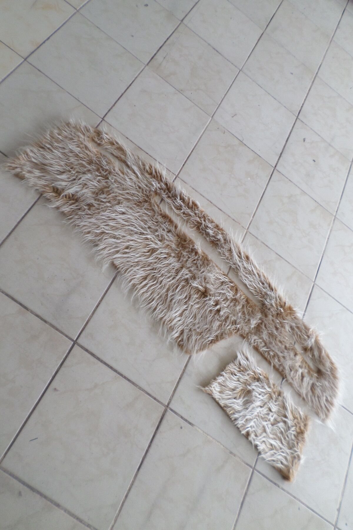 Tempra Tipo Torpido Örtüsü Peluş Kumaş Kahverengi-beyaz